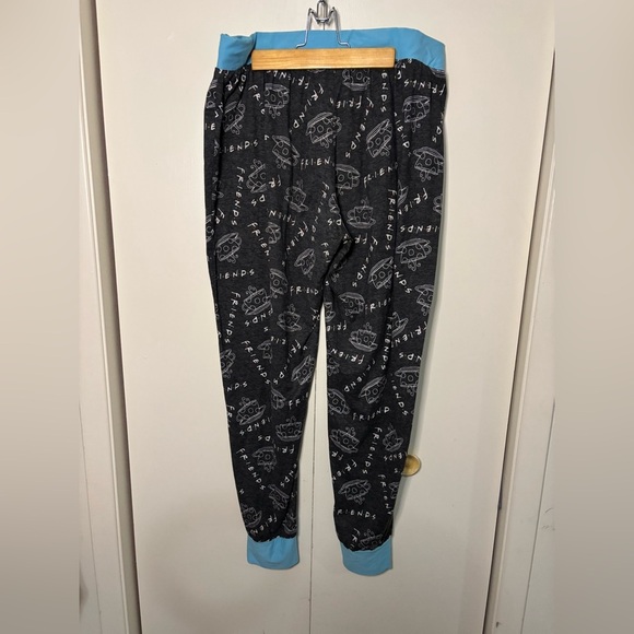 Women’s Friends pyjama pants - Picture 3 of 3